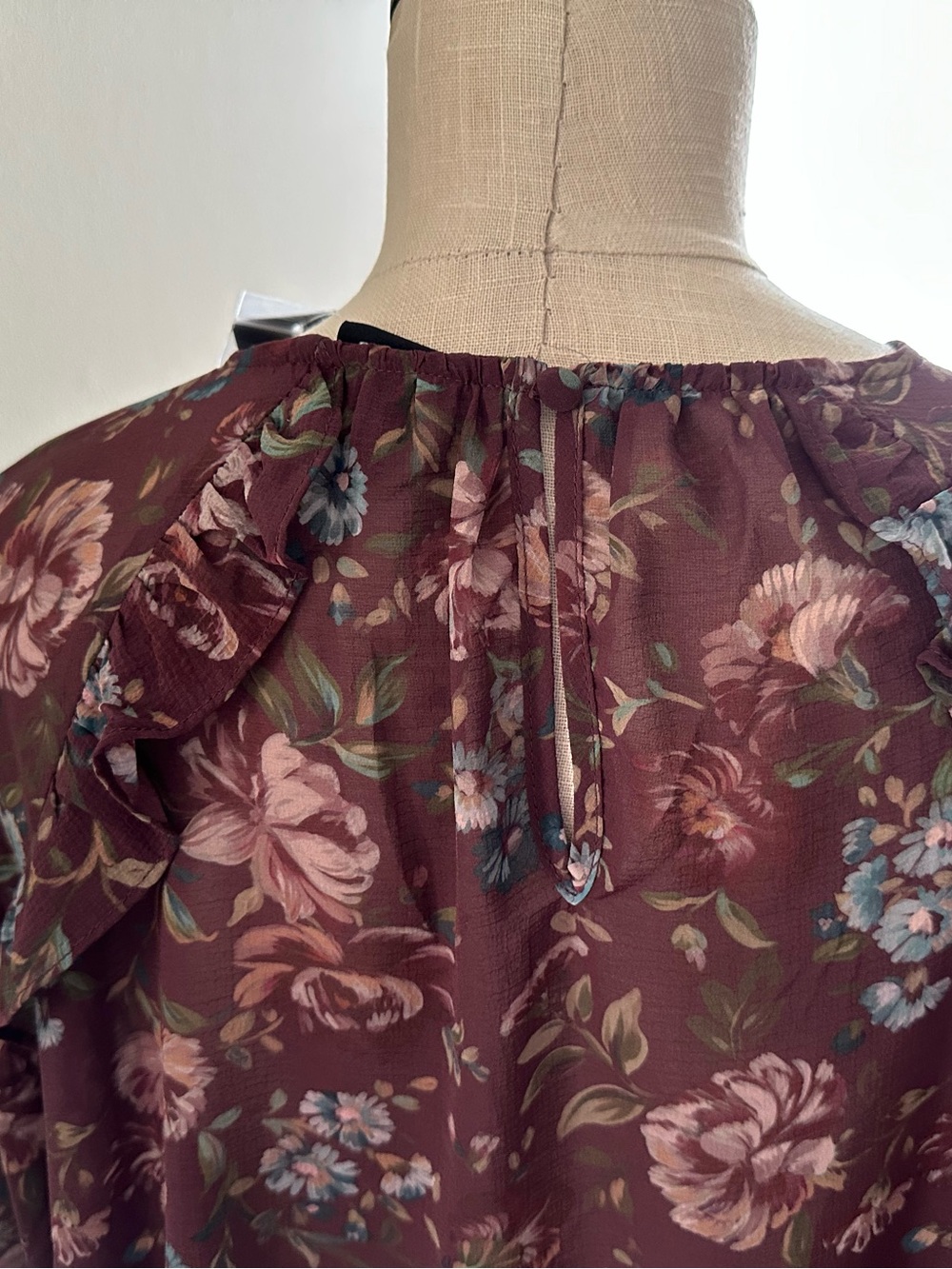(NWT) TORRID Burgundy Floral Bell Sleeve Blouse with Flutter Detail -OX - Picture 7 of 11